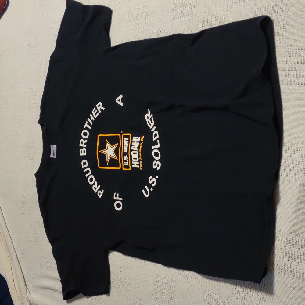 ⭐"PROUD ARMY BROTHER SOLDIER HOOAH!" MED T-shirt